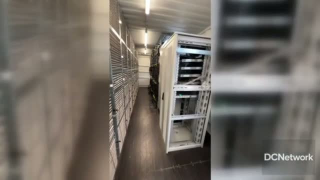 Modulární kontejner datového centra s částečně osazeným hardwarem